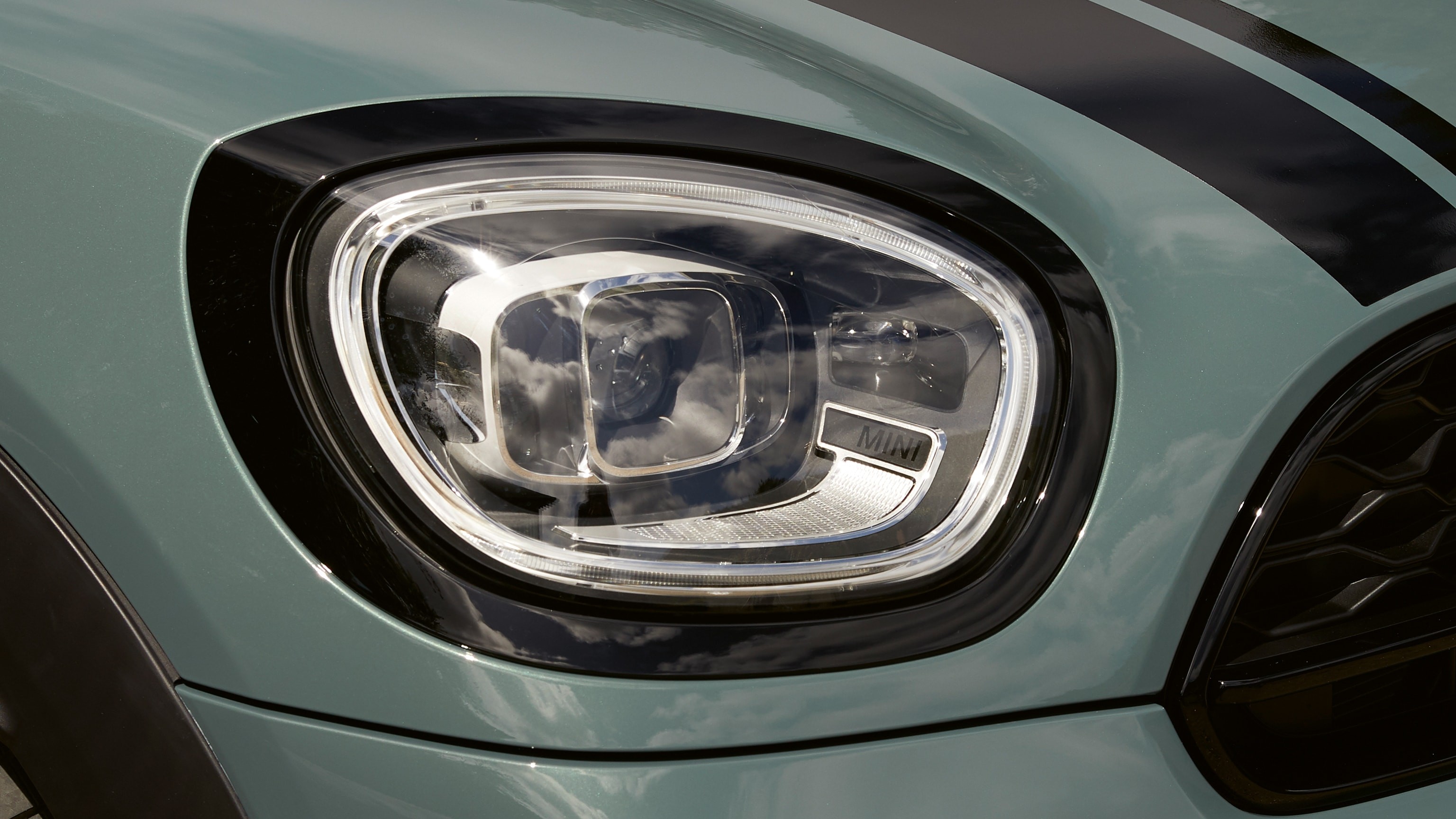 Novi MINI Countryman – adaptivna prednja svjetla – matrix tehnologija Novi MINI Countryman – adaptivna prednja svjetla – matrix tehnologija